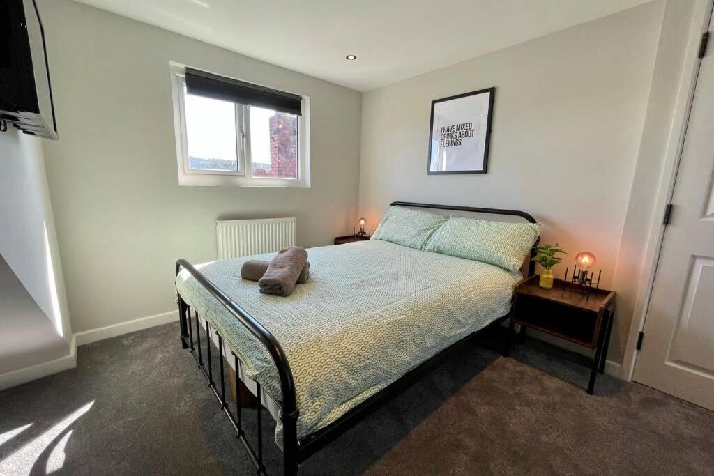 Large House Near Victoria Park For Groups, 10 Mins Bus To City Centre كارديف المظهر الخارجي الصورة