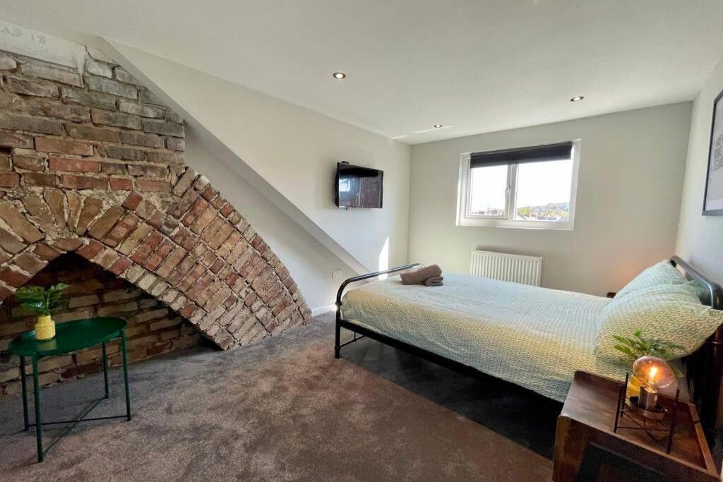 Large House Near Victoria Park For Groups, 10 Mins Bus To City Centre كارديف المظهر الخارجي الصورة